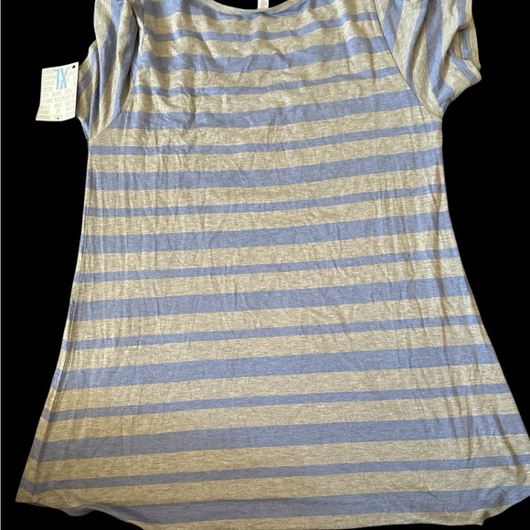 LuLaRoe Women’s XL Gray Blue Stripe Scoop Neck Swing Tunic Top NWT - Picture 5 of 5